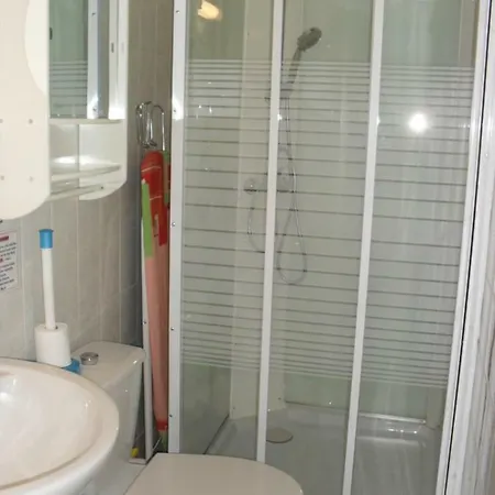 Le Select בית הארחה *