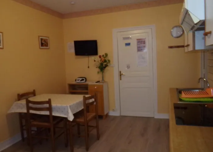 Le Select Guest house 3*