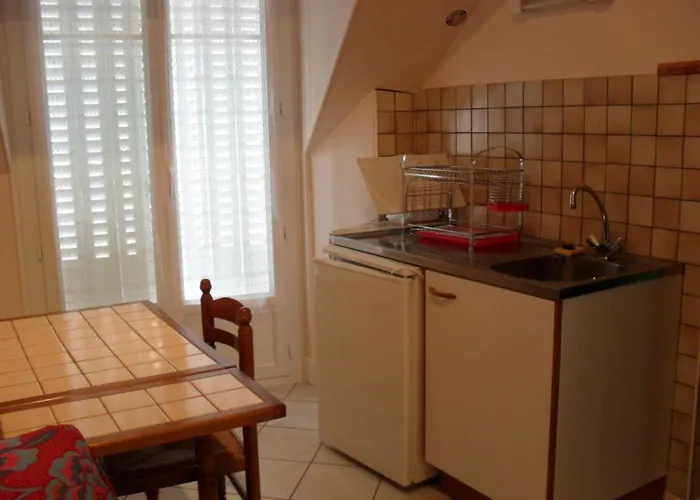 Le Select Guest house 3*