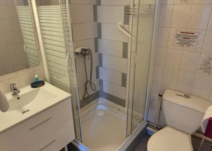 Le Select 3* Neris-les-Bains