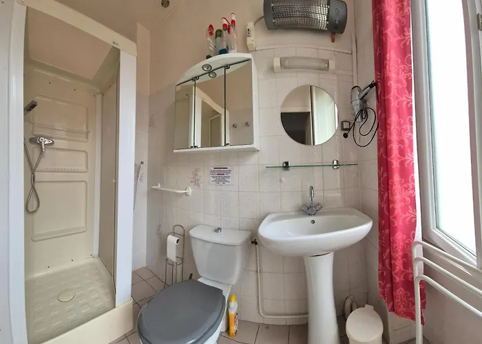 Le Select 3* Neris-les-Bains