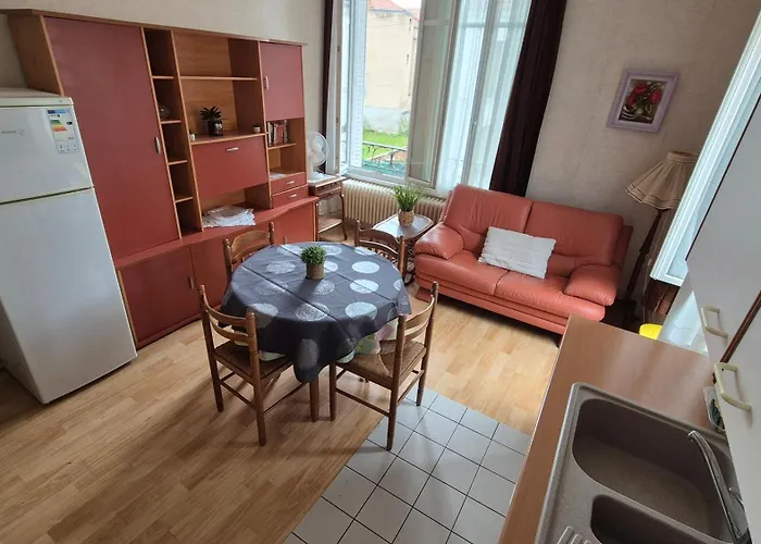 Le Select 3* Neris-les-Bains