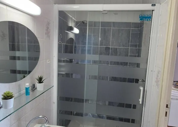 Le Select Guest house 3*