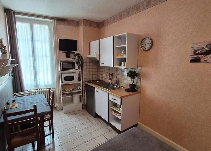 Le Select Guest house 3*